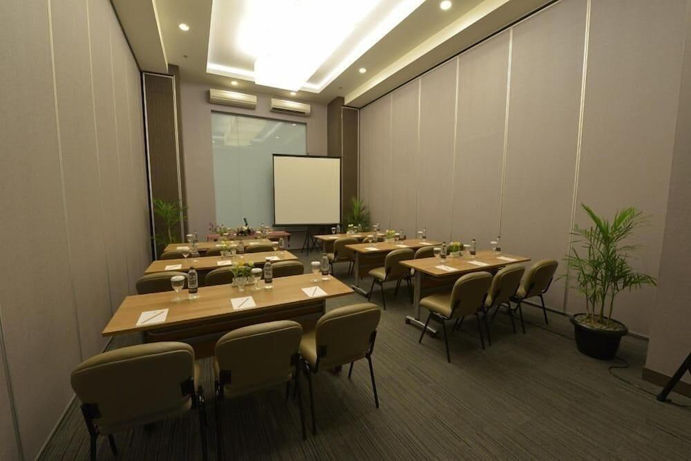 Pranaya Boutique Hotel Serpong Exterior photo